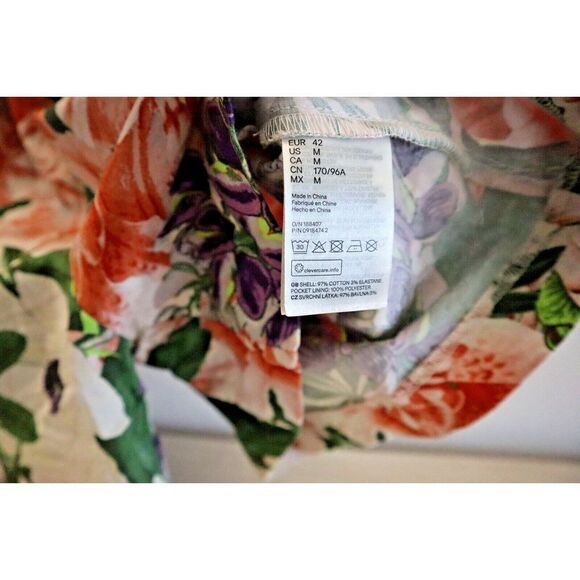 H&M Women's Sz Medium Multicolor Floral Puff-Sleeved Smocked Square Neck Romper - Picture 4 of 8